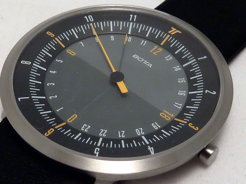 Note the darker shade of the bottom half of the dial