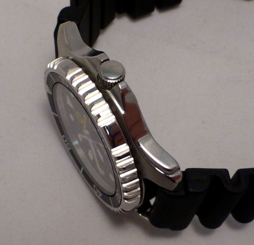 41mm diameter x 13.8mm depth - makes for a compact fit.