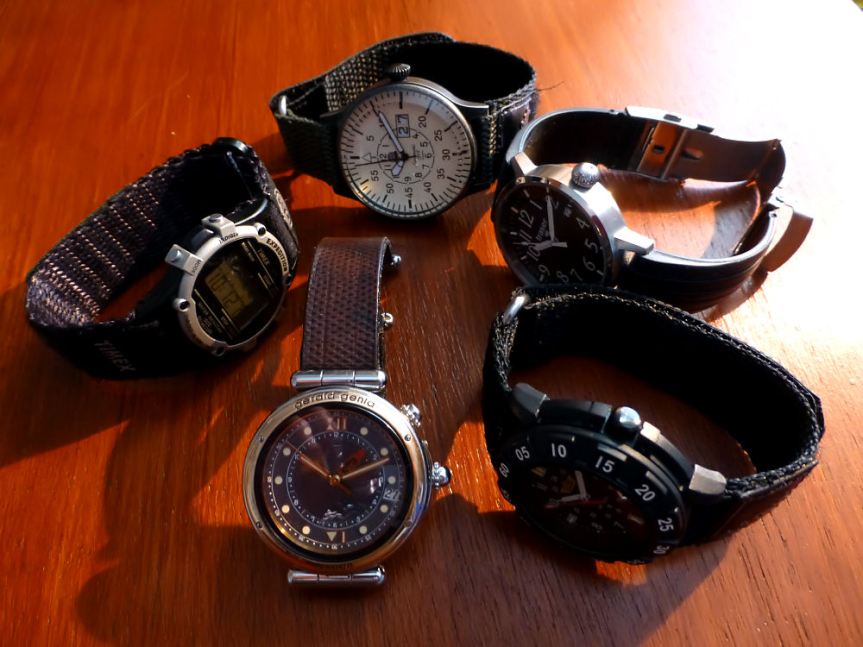 Some strap examples. Silicon deployment, Butterfly and Fast Wrap Velcro.