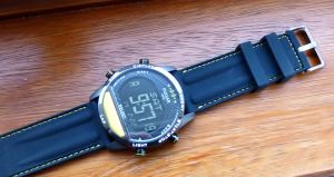 Silicon double ridge with yellow stitching.