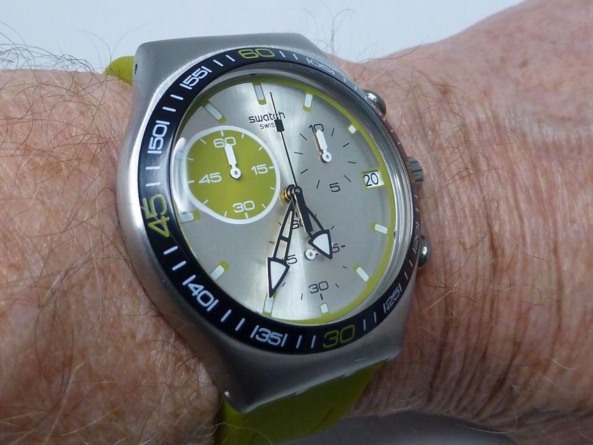 On the wrist - sits well at 40mm x 12.5mm depth. Lug to lug is just 45mm.