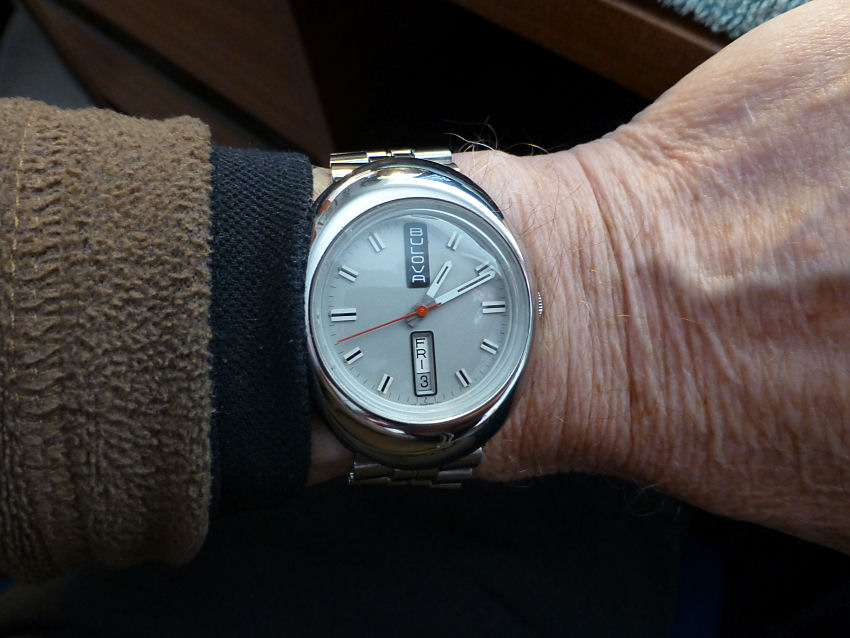 Great wrist fit - 37.5 mm x 39 mm lug to lug plus original Kreisler Stelux bracelet