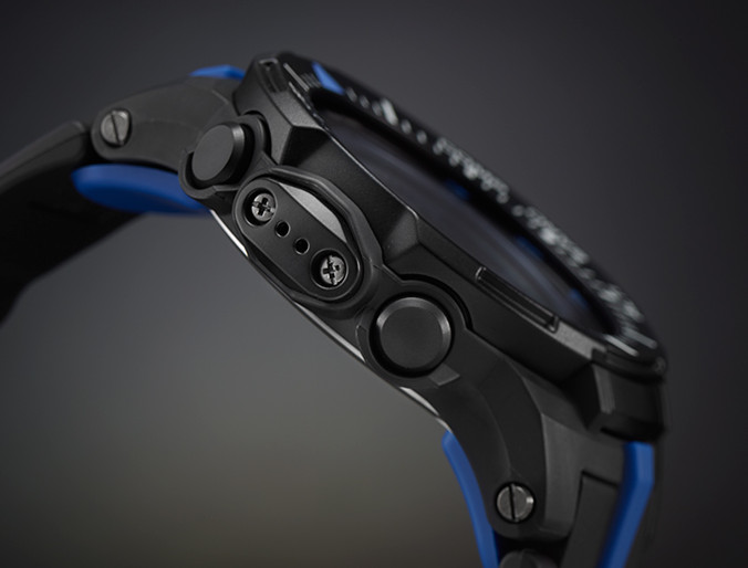 Neat case at 47mm width with smoother control/sensors